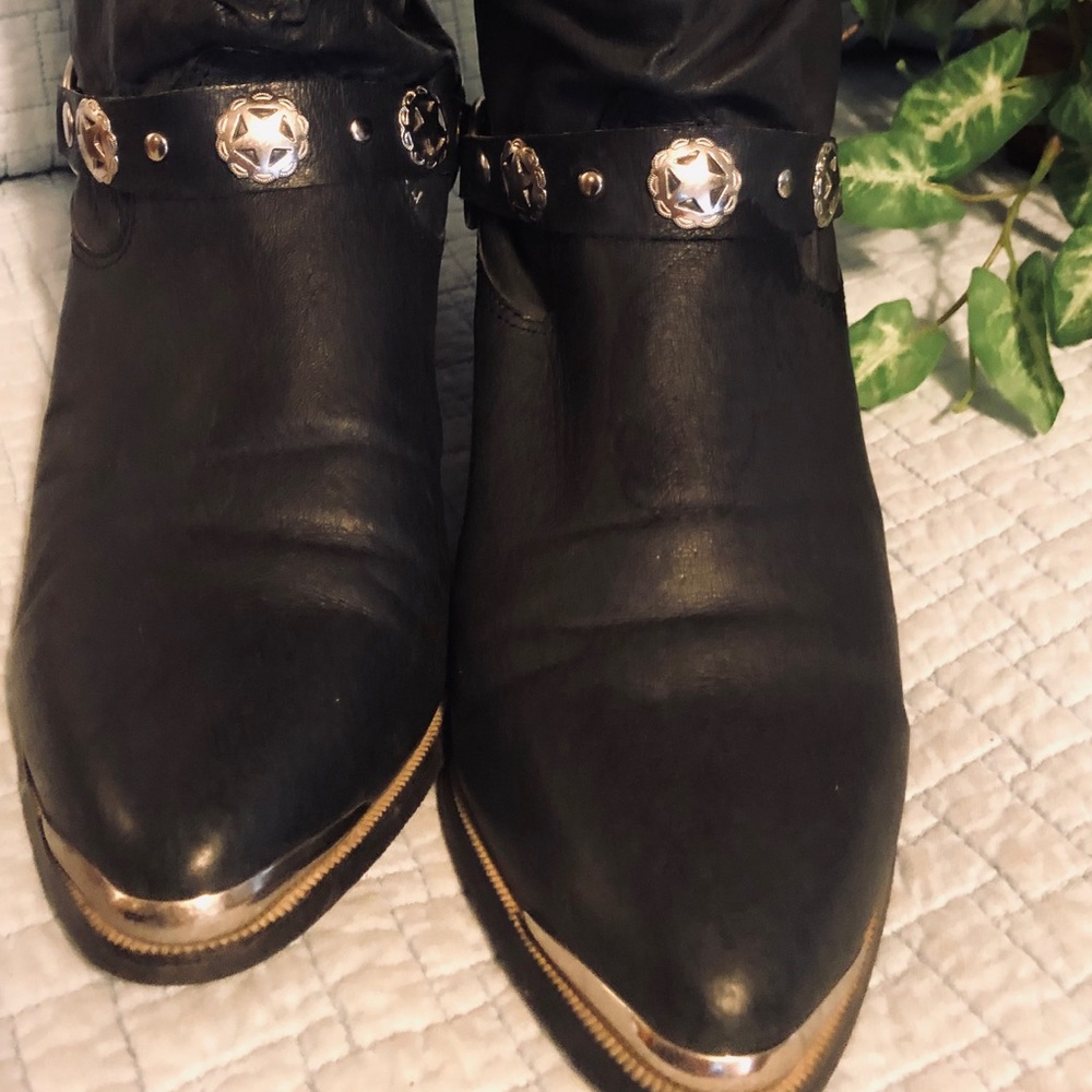 Black western fashion boot low-cut